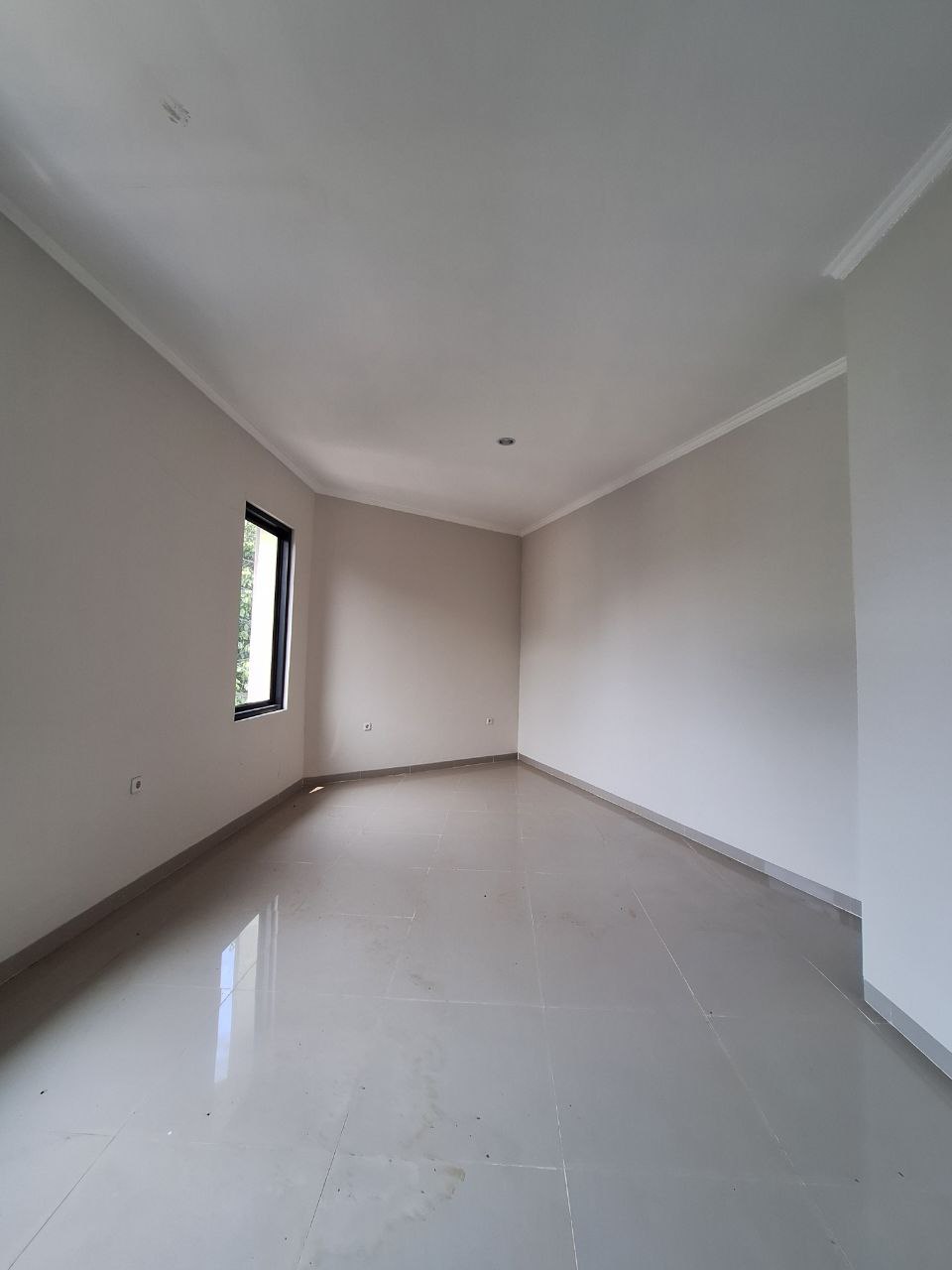 Rumah 2 Lantai Siap Huni di Pamulang cukup 10 juta langsung akad