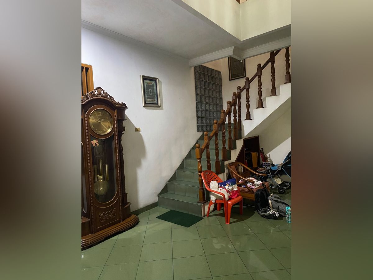 Jual Rumah Mewah Dan Luas Di Pinggir Jalan Kedoya, Kebon Jeruk PR2028