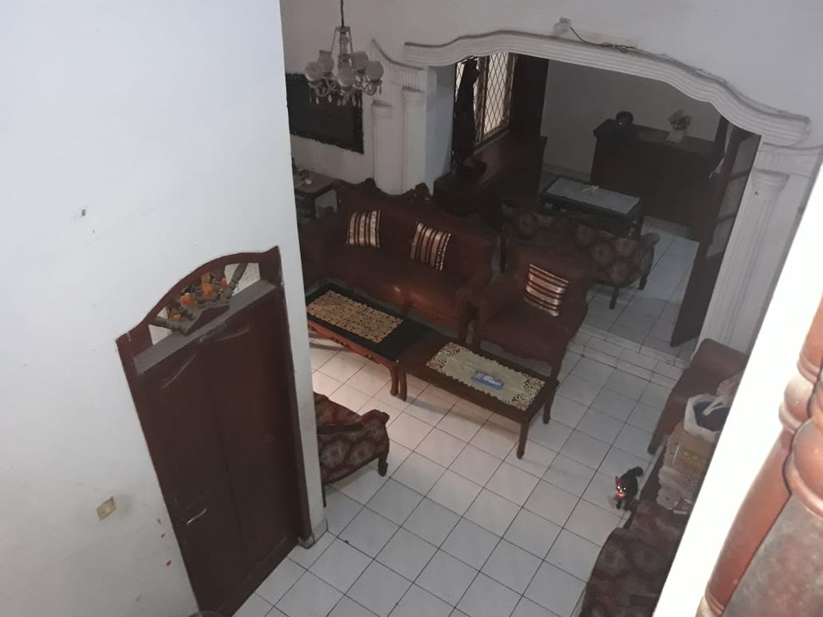 Dijual Cepat dan Murah, Rumah Luas di Komplek Pelni, Cisalak, Depok P0946