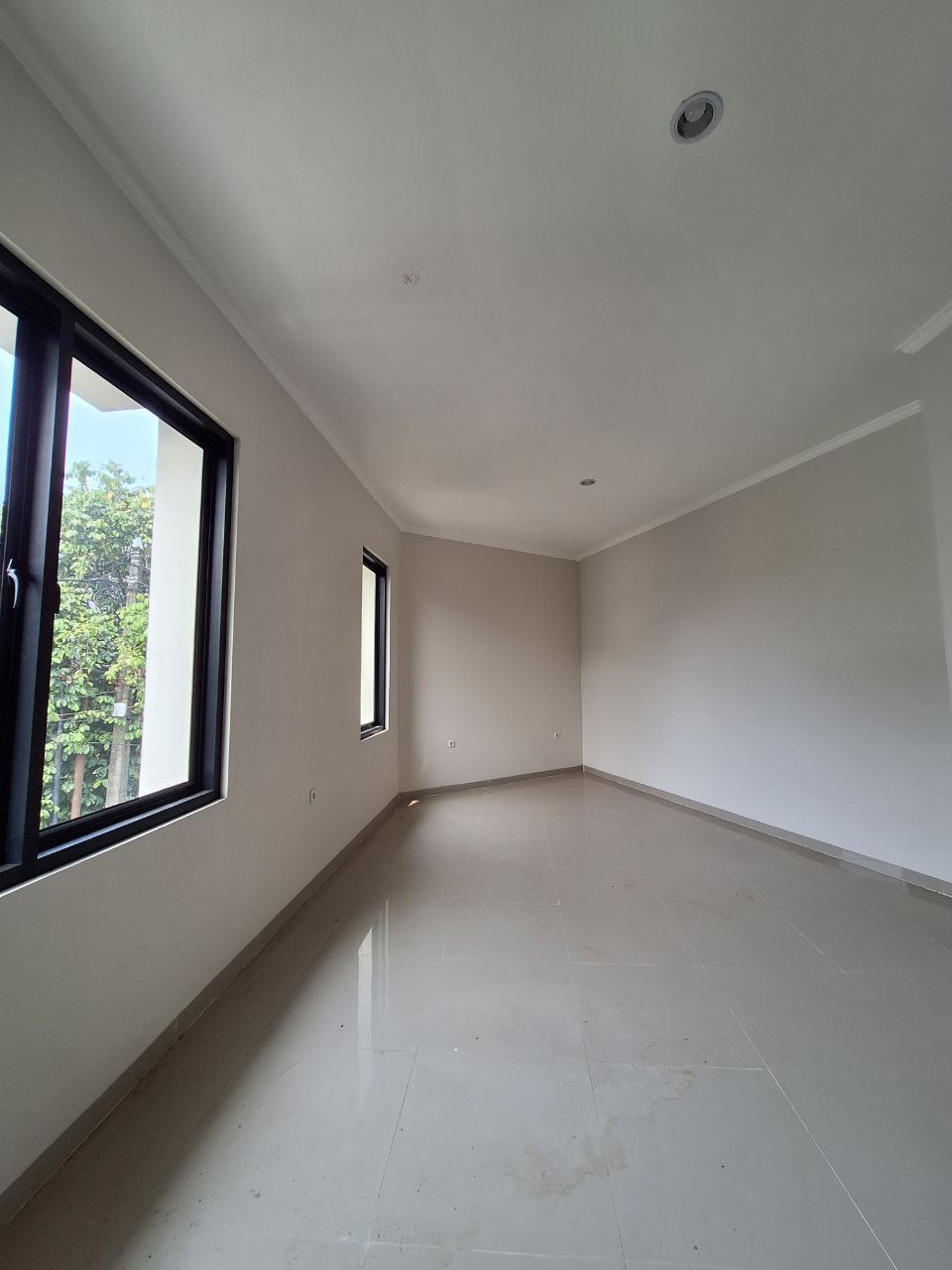 Rumah 2 Lantai Siap Huni di Pamulang cukup 10 juta langsung akad