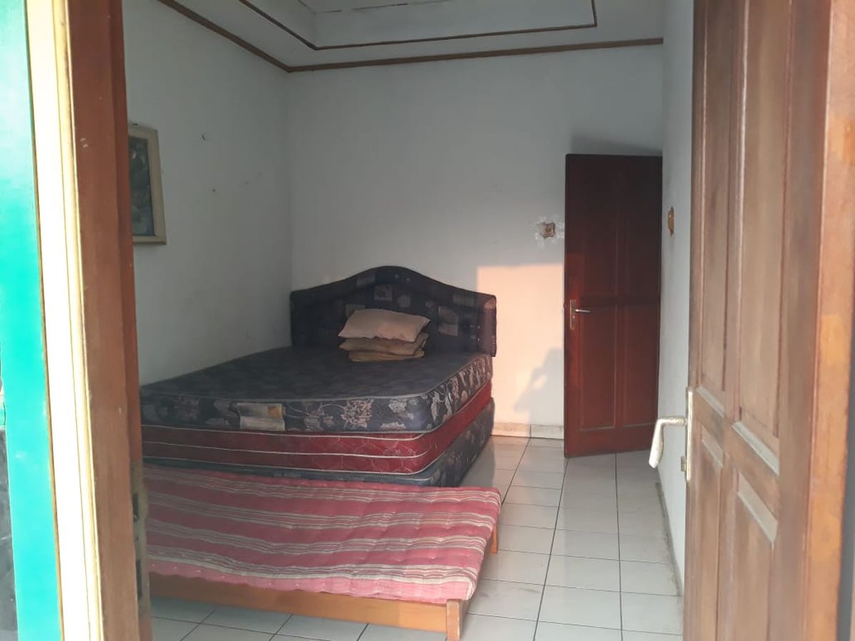 Dijual Cepat dan Murah, Rumah Luas di Komplek Pelni, Cisalak, Depok P0946