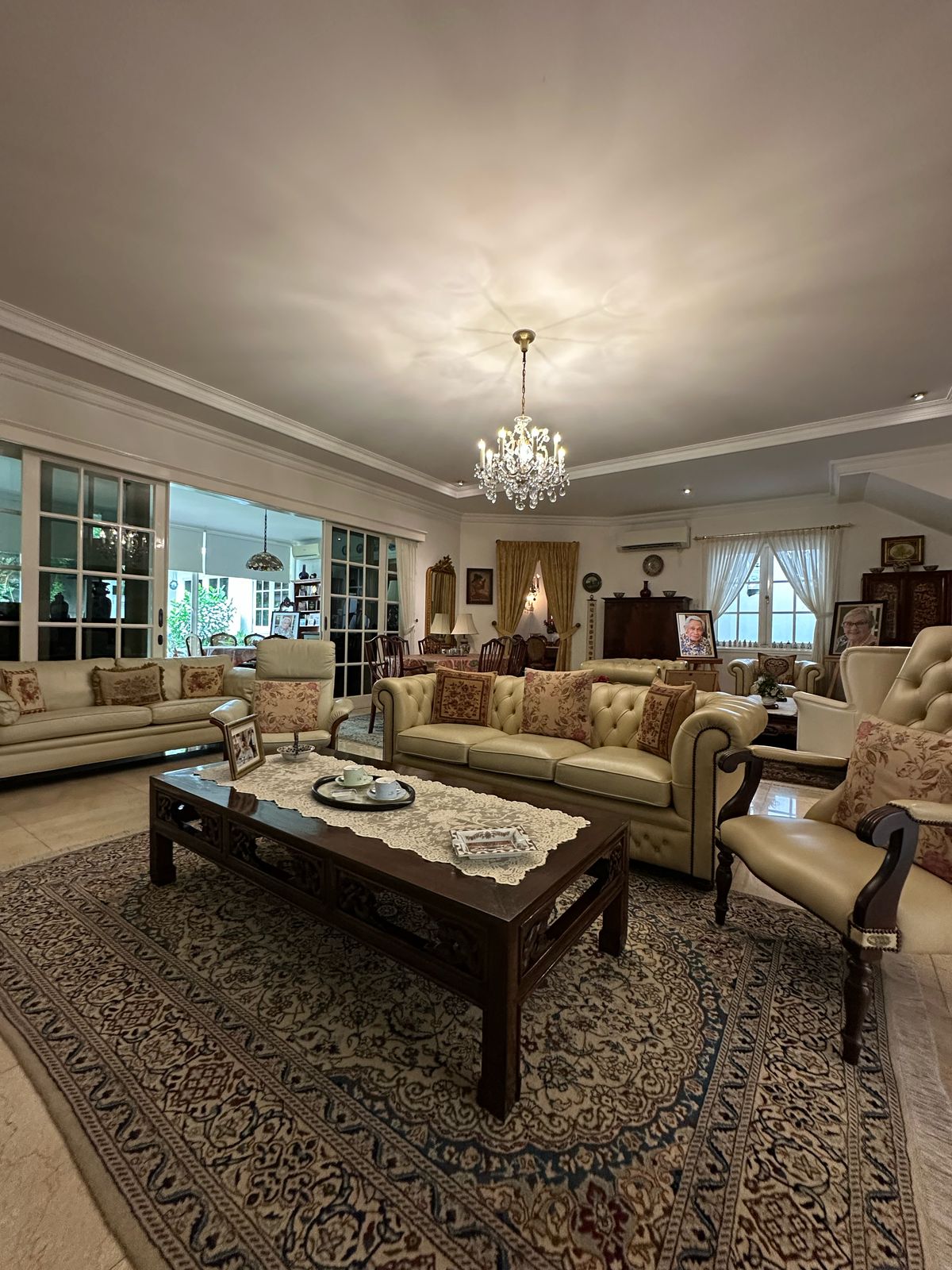 FOR SALE SIMPRUG GOLF RUMAH TERAWAT SIAP HUNI ROW JALAN LEBAR DEKAT SENAYAN & SUDIRMAN AREA JAKARTA SELATAN