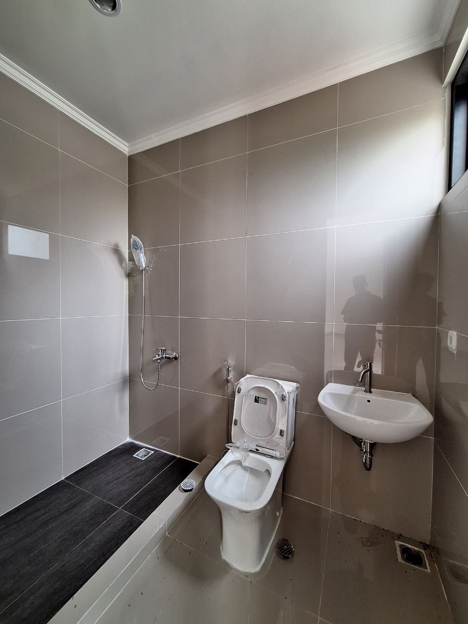 Rumah 2 Lantai Siap Huni di Pamulang cukup 10 juta langsung akad