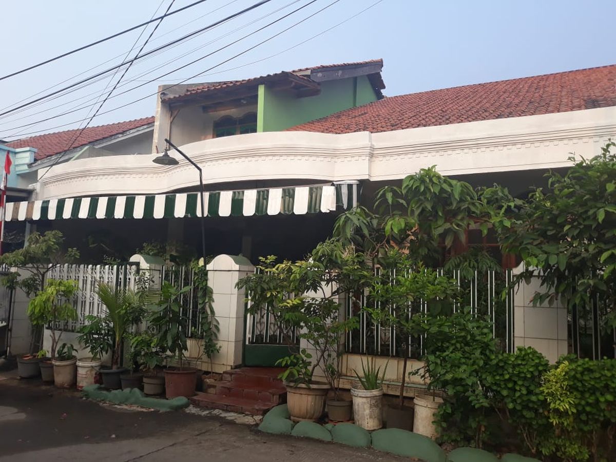 Dijual Cepat dan Murah, Rumah Luas di Komplek Pelni, Cisalak, Depok P0946
