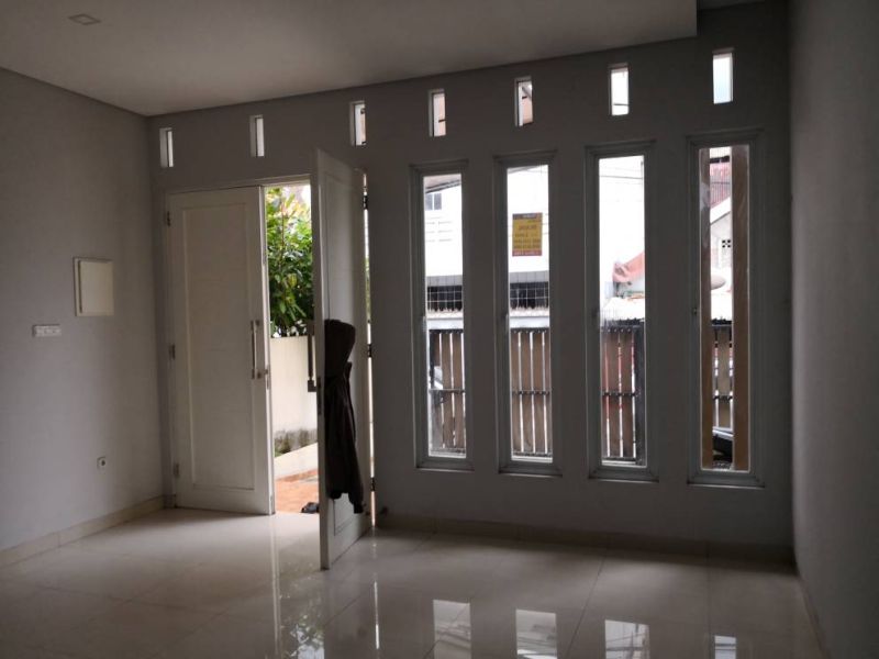 Jual Cepat Rumah 2 Lantai di Petojo Selatan, Jakarta Pusat P0786