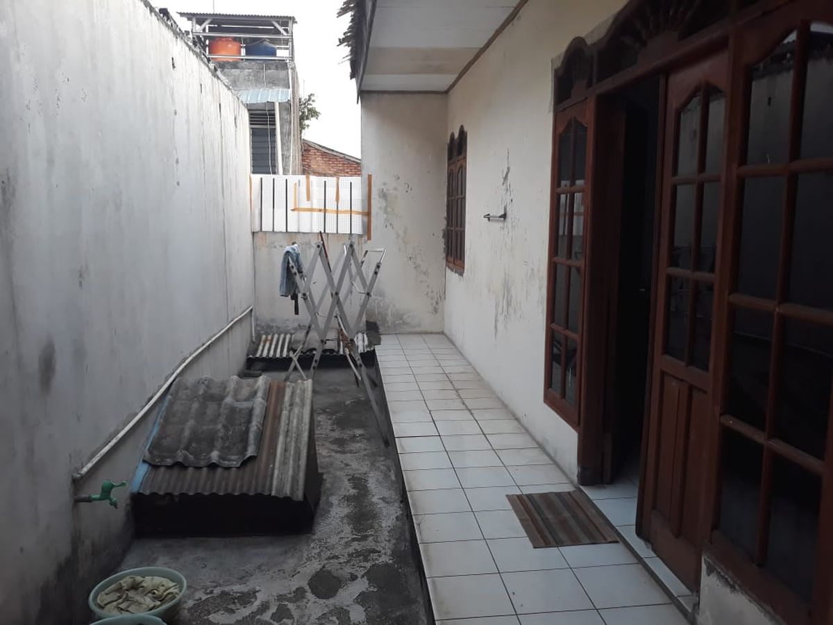 Dijual Cepat dan Murah, Rumah Luas di Komplek Pelni, Cisalak, Depok P0946