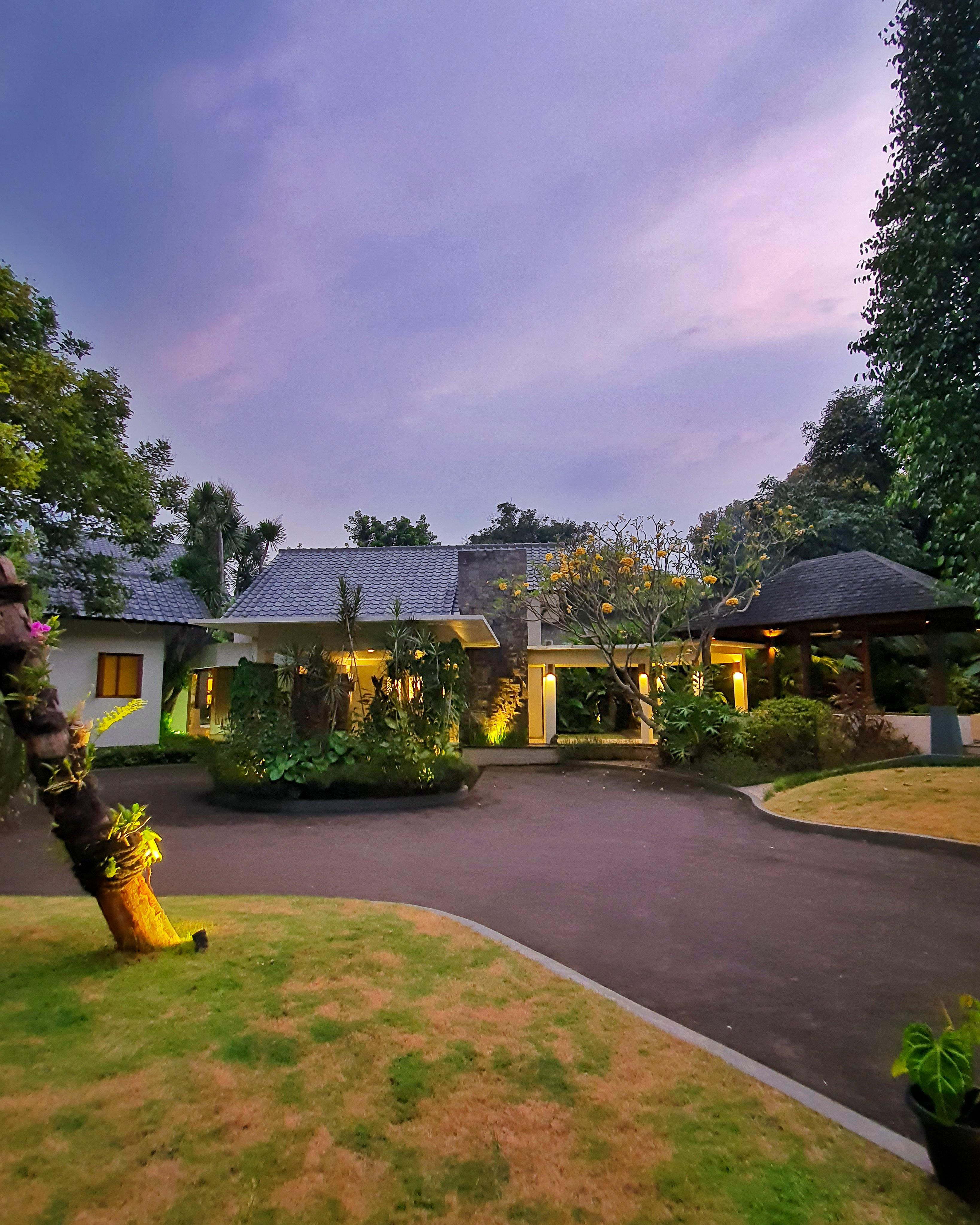 FOR SALE – TROPICAL LUXURY HOME 📍 Cilandak, South Jakarta  “Tropical Elegance Hidden in the Heart of South Jakarta”