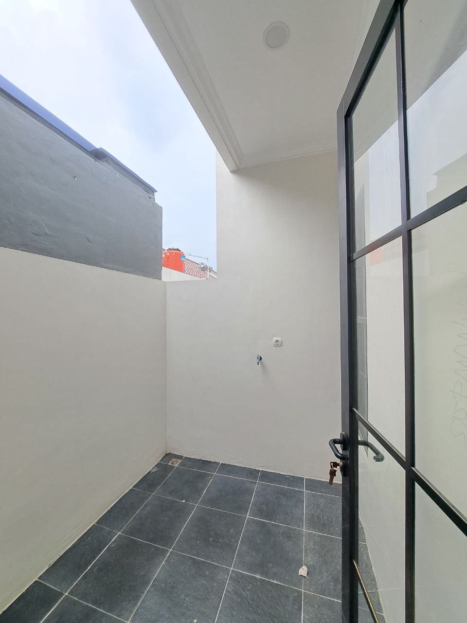 RUMAH CLASSIC KOTA DEPOK