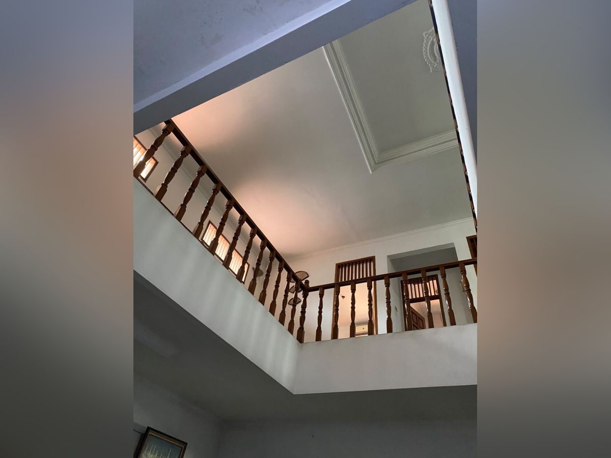 Jual Rumah Mewah Dan Luas Di Pinggir Jalan Kedoya, Kebon Jeruk PR2028