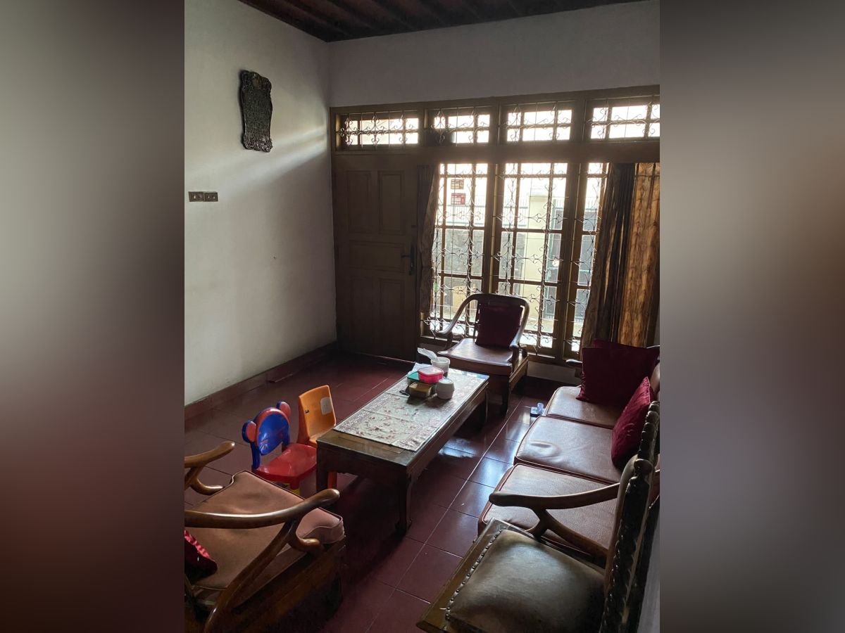 Jual Rumah Mewah Dan Luas Di Pinggir Jalan Kedoya, Kebon Jeruk PR2028